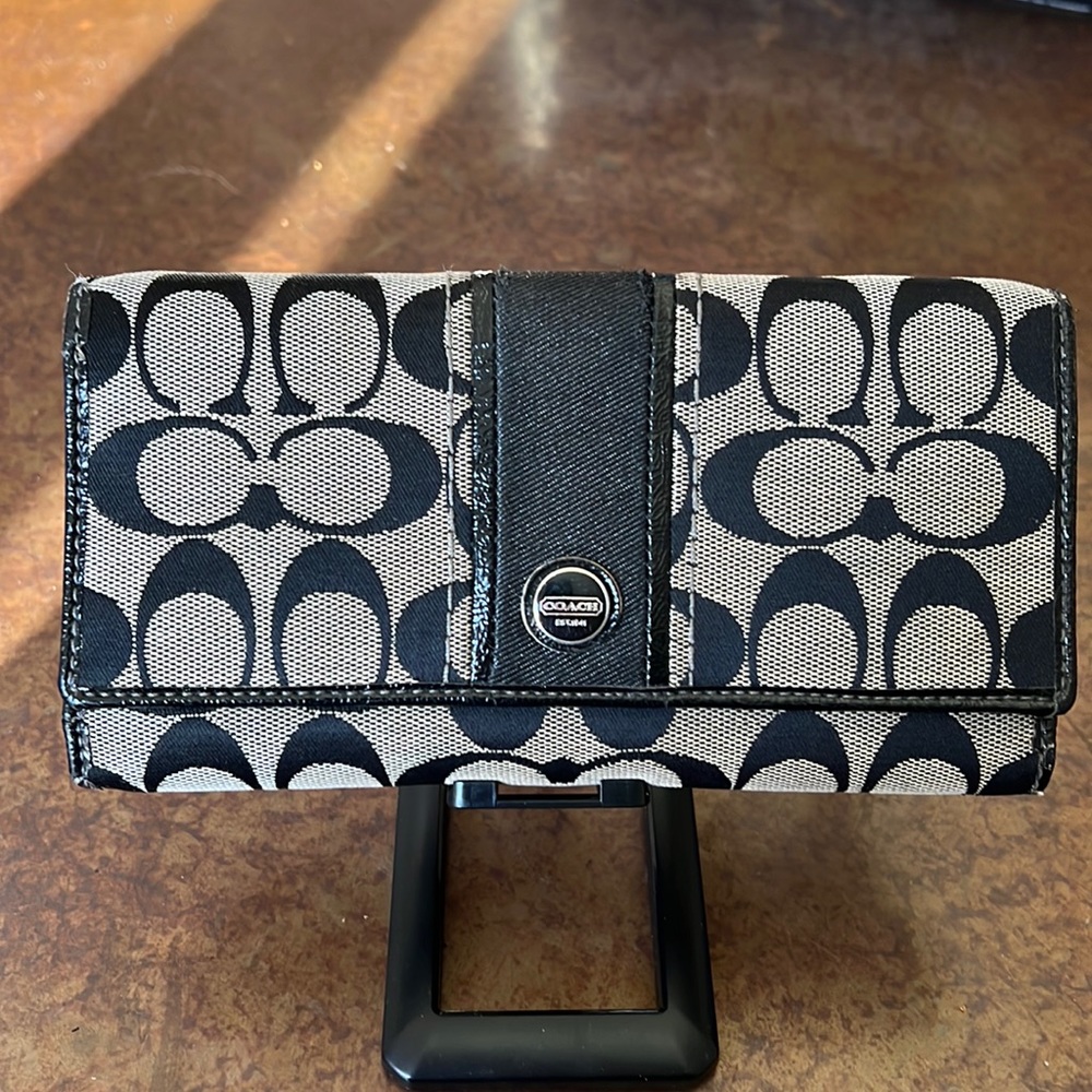 Pre-loved Coach Wallet